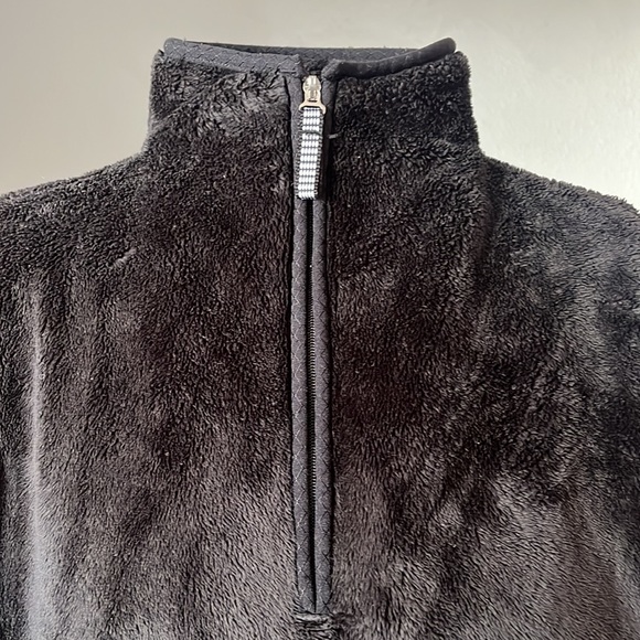 The North Face 1/4 zip pullover with Mitten sleeves - Picture 4 of 11